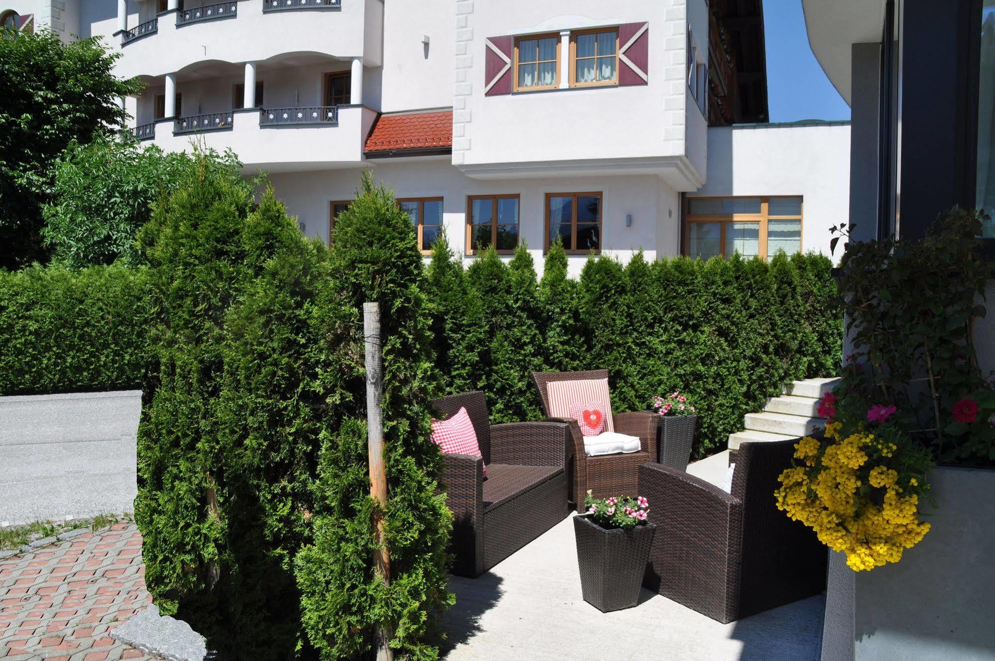 Ferienwelt Kesselgrub Hotel In Altenmarkt-Zauchensee Altenmarkt im Pongau Bagian luar foto